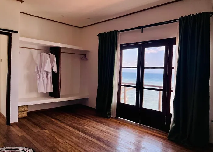 Appartamento La Flaner Beachfront Nusa Penida Toyapakeh