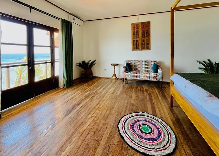 La Flaner Beachfront Nusa Penida