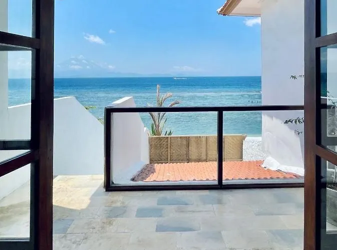 Appartamento La Flaner Beachfront Nusa Penida