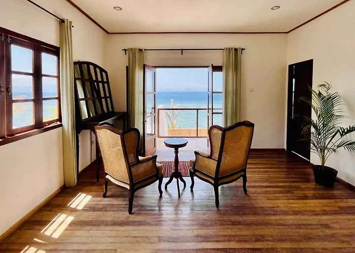 Appartamento La Flaner Beachfront Nusa Penida *